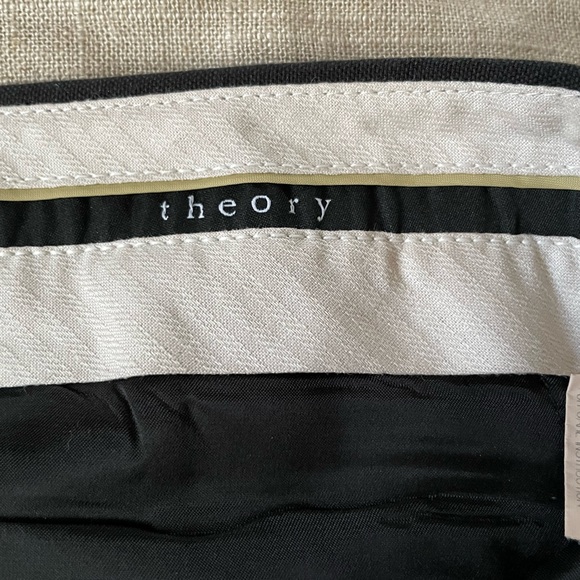 Theory Cropped Pant - Picture 3 of 3